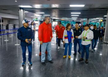 La Ministra Jacqueline Farías inspeccionó trabajos de reacondicionamiento del Aeropuerto La Chinita en Maracaibo