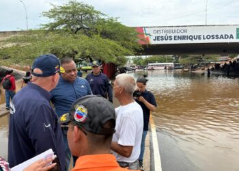 Alcalde Giancarlo Di Martino y equipo de la Alcaldía de Maracaibo atienden afectaciones por la lluvia caída en Maracaibo