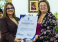 Confieren la orden Dr. Jesús Enrique Lossada a Jazmín Cristalino en conmemoración de los 55 años de la Contraloría Municipal