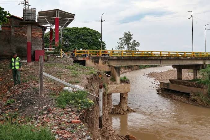 Venezuela cierra temporalmente el puente fronterizo entre Táchira y Ureña.