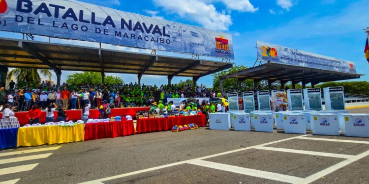 El Gobernador Caldera entrega dotación y equipamiento para 149 escuelas del Zulia