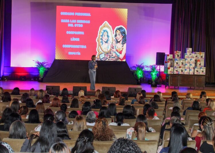 Alcaldía Bolivariana de Maracaibo homenajeó a sus madres trabajadoras