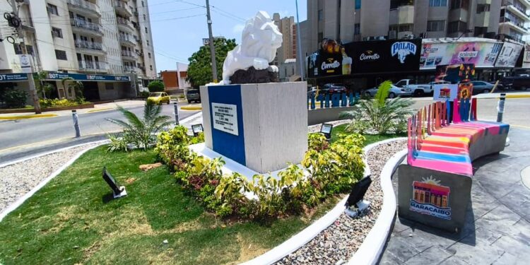 Alcaldía de Maracaibo entrega totalmente rehabilitada la Plaza Club de Leones