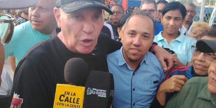 ALCALDE DÍ MARTINO INSPECCIONO E HIZO ENTREGA DE LA CANCHA DE BUENA VISTA TOTALMENTE REHABILITADA