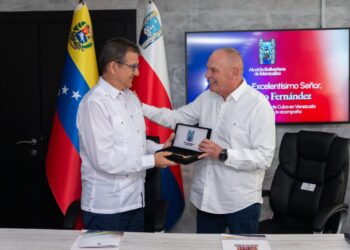 Alcalde Di Martino entregó llaves de Maracaibo al Embajador de Cuba en Venezuela