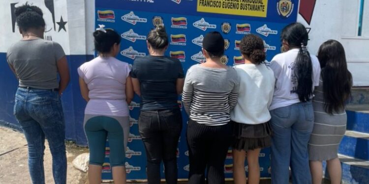 CPNB Aprehende a siete ciudadanas por riña.