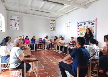 Activan programa pedagógico “INIDI va a la Escuela” para fortalecer la identidad indígena