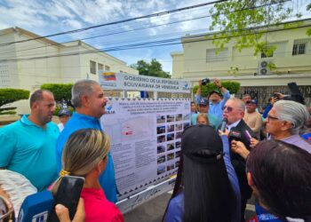 El Gobernador Luis Caldera entrega vías recuperadas en la Facultad de Medicina con el Plan LUZ