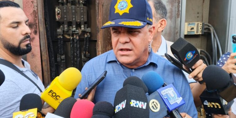 LA ALCALDÍA DE MARACAIBO EN CONJUNTO CON CORPOELEC ASUME LA PUESTA EN MARCHA DEL TRANSFORMADOR SINIESTRADO EN EL CENTRO COMERCIAL CIUDAD CHINITA