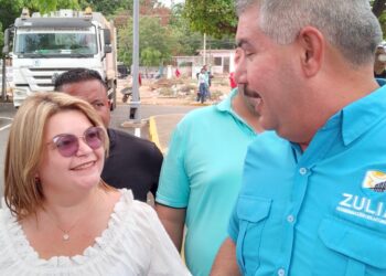 Representando a la parroquia Chiquinquirá: Presidenta del Concejo Municipal Dessiree Fernández acompañó al gobernador Luis Caldera en la entrega de vías rehabilitadas en la Facultad de Medicina de LUZ