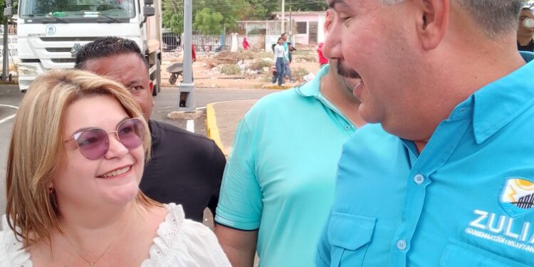 Representando a la parroquia Chiquinquirá: Presidenta del Concejo Municipal Dessiree Fernández acompañó al gobernador Luis Caldera en la entrega de vías rehabilitadas en la Facultad de Medicina de LUZ