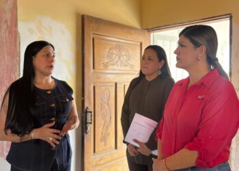 Primera Dama del Zulia inspecciona trabajos de rehabilitación de la Casa del Abuelo en La Cañada de Urdaneta