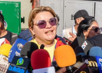 El Concejo Municipal presente junto al alcalde Giancarlo Di Martino en la instalación del nuevo transformador para el C.C. Ciudad Chinita