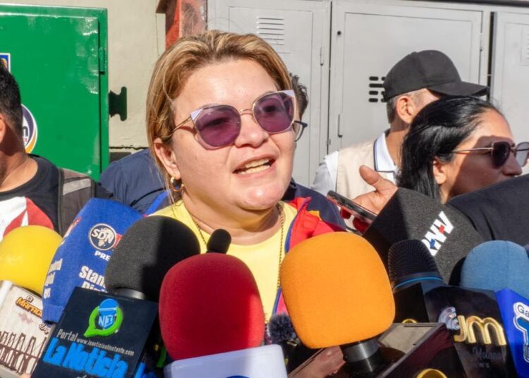 El Concejo Municipal presente junto al alcalde Giancarlo Di Martino en la instalación del nuevo transformador para el C.C. Ciudad Chinita