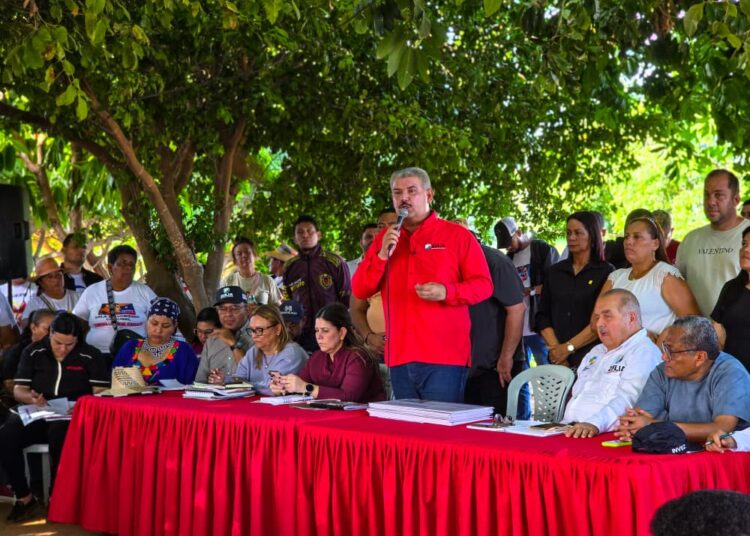 Gobernador Luis Caldera lidera Gabinete Territorial Comunalen la parroquia Francisco Eugenio Bustamante, de Maracaibo