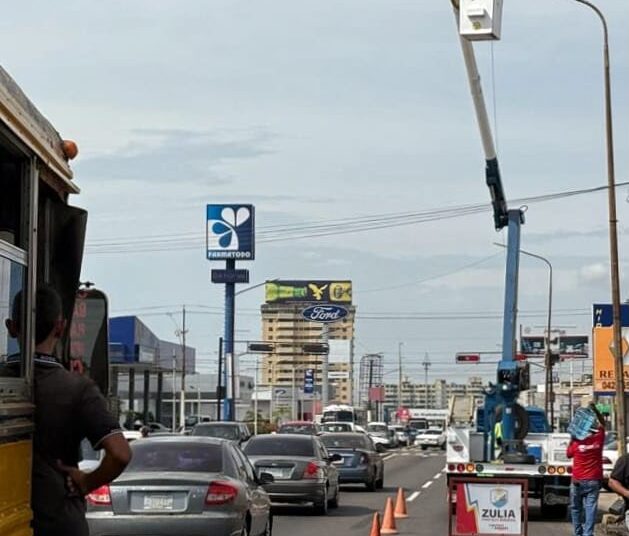 Plan de Iluminación de la Gobernación del Zulia rehabilita el alumbrado de la Av. Delicias y otros puntos viales de Maracaibo