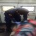 Dos jóvenes heridos tras un fuerte choque entre auto y moto en la carretera Lara-Zulia