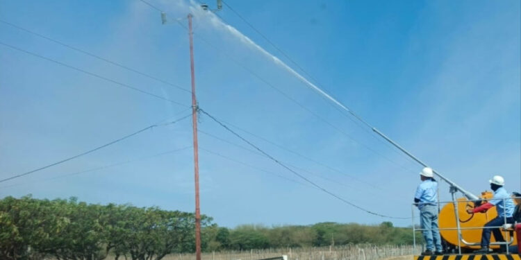 Plan de Lavado fortalece operatividad de la red eléctrica en Zulia