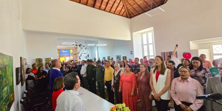 El Gobernador Caldera juramenta comisión para conmemorar centenario de la siembra del poeta zuliano Udón Pérez