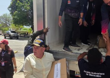 Alcalde Di Martino recolectamos 300 toneladas de ayuda en la Alcaldía de Maracaibo
