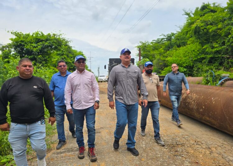 Inspeccionan embalse Burro Negro e incorporanquinto equipo para producir 350 litros de agua por segundo