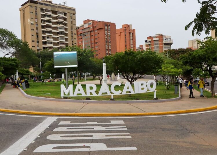 Alcaldía Bolivariana de Maracaibo entregó rehabilitada la plaza José Ramón Yepes