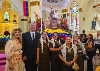 El Gobernador Luis Caldera ofrenda sonido y un “María Móvil” a la Virgen del Carmen en Mara
