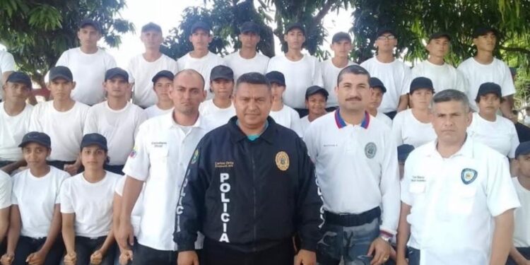 Movimiento Profesionales y Técnicos capítulo Zulia rinde homenaje a los cuerpos policiales en su día nacional