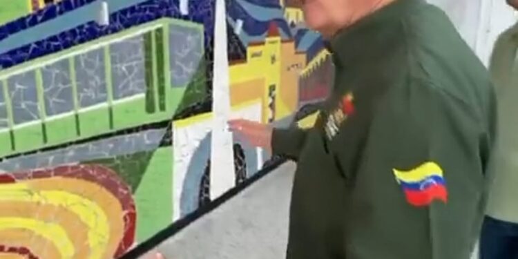 Mural de Luis Martínez vuelve a la luz en el lobby de la Alcaldía de Maracaibo