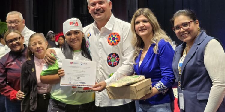 El Gobernador Luis Caldera incorpora a nómina 2.546 trabajadores escolares y consolida programa alimentario