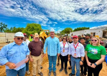 El Gobernador Luis Caldera entrega 1.200 metros de tuberías de agua y financiamientos comunitarios en Mara