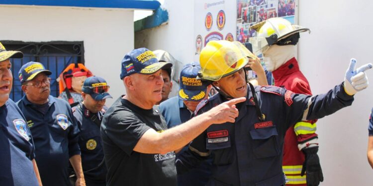 Bomberos de Maracaibo ejecutan exitoso simulacro de rescate