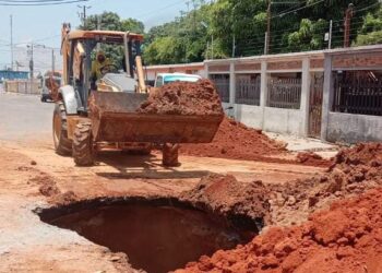Alcaldía de Maracaibo reparó socavón en La Macandona que tenía 18 años de olvido