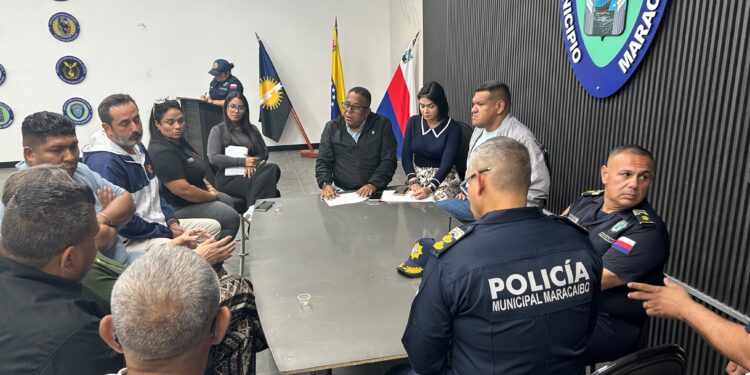 Autoridades municipales se reunieron con comerciantes de la Av. Cecilio Acosta para reforzar Programa de Educación Ambiental