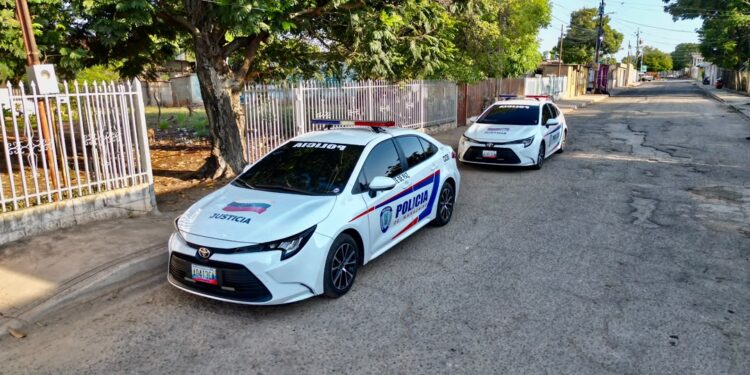 Polimaracaibo aprehende a dos requeridos por la justicia durante despliegue operativo en la parroquia Manuel Dagnino