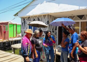 Alcaldía de Maracaibo atiende a familias de Santa Rosa de Agua afectadas por onda tropical