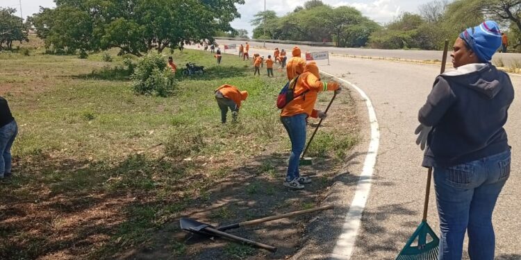 IARA mantiene desplegado plan de saneamiento en la vía Lara-Zulia