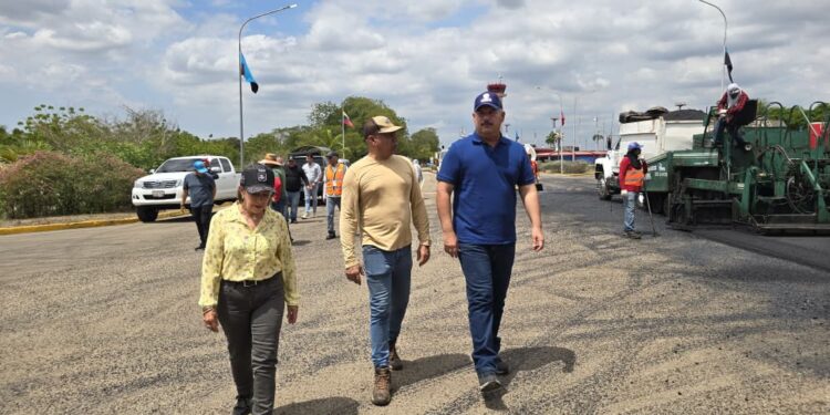 La Gobernación del Zulia asfalta más de 11 kilómetros de vialidad en la avenida Don Manuel Belloso de Maracaibo