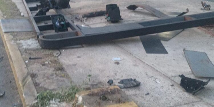 Imtcuma sustituyó semáforo derribado por choque de vehículos en Avenida La Limpia