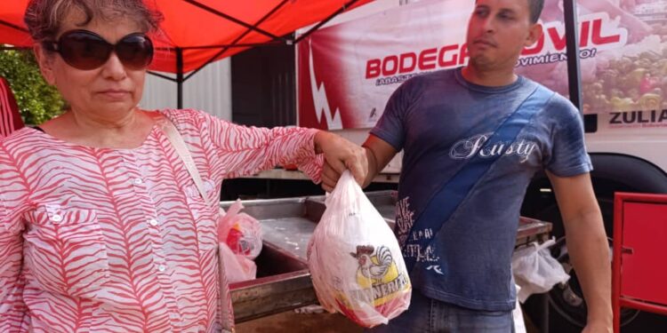 Familias de cuatro parroquias de Maracaibo beneficiadas con jornada de Bodega Móvil de Fundamecado