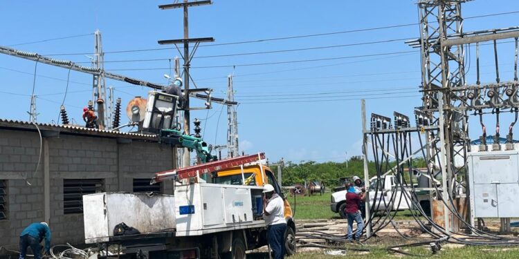 Fuerza trabajadora de CORPOELEC atiende eventualidad en la subestación eléctrica Federación en Zulia