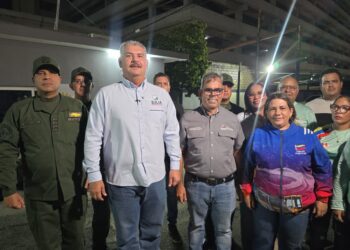 Gobernación del Zulia y Vicepresidencia de Servicios despliegan Bricomiles para adecuar 50 escuelas ante el inicio de clases​