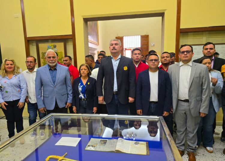 La JPSUV celebra su 18 aniversario junto al gobernador Luis Caldera con ofrenda al prócer zuliano Rafael Urdaneta