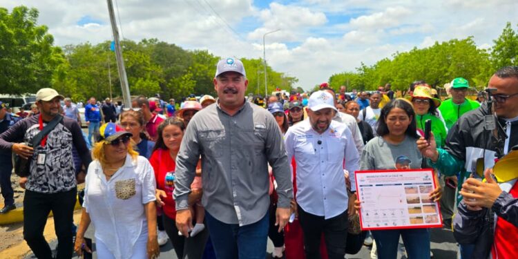 El gobernador Luis Caldera y el vicepresidente de Obras Públicasinician rehabilitación de la calle 148 de San Francisco