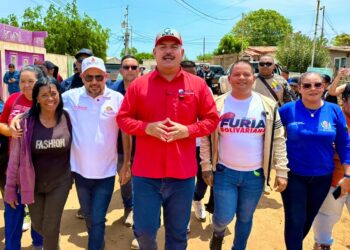 Gobernador Luis Caldera enciende cocinas en 924 viviendas de la comuna “El Despertar de un Pueblo” de San Francisco