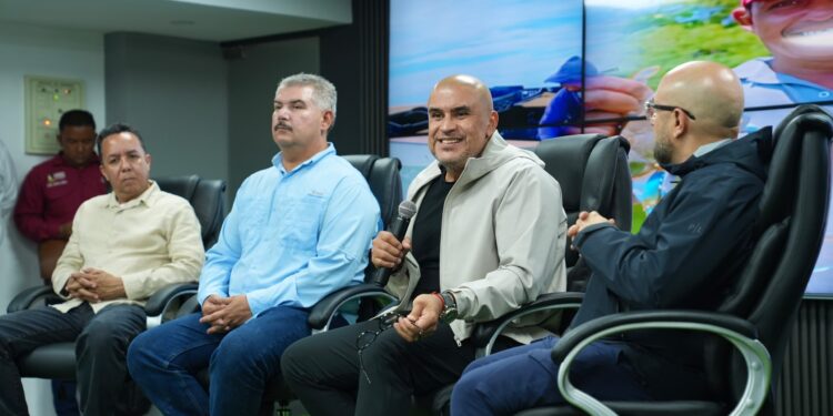 Ministro Loyo y gobernador Luis Caldera se reúnenen Maracaibo con el sector productor del cangrejo azul