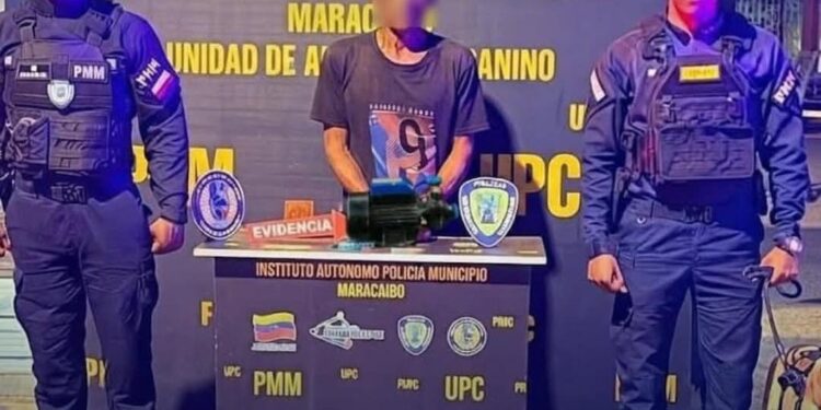 Polimaracaibo aprehende a presunto implicado en hurto comercial que poseía orden de captura activa