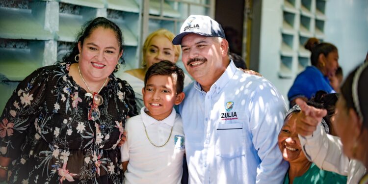 Gobernador Luis Caldera inspecciona trabajos de rehabilitación de la Escuela Básica Estadal Marco Tulio Andrade, en Maracaibo