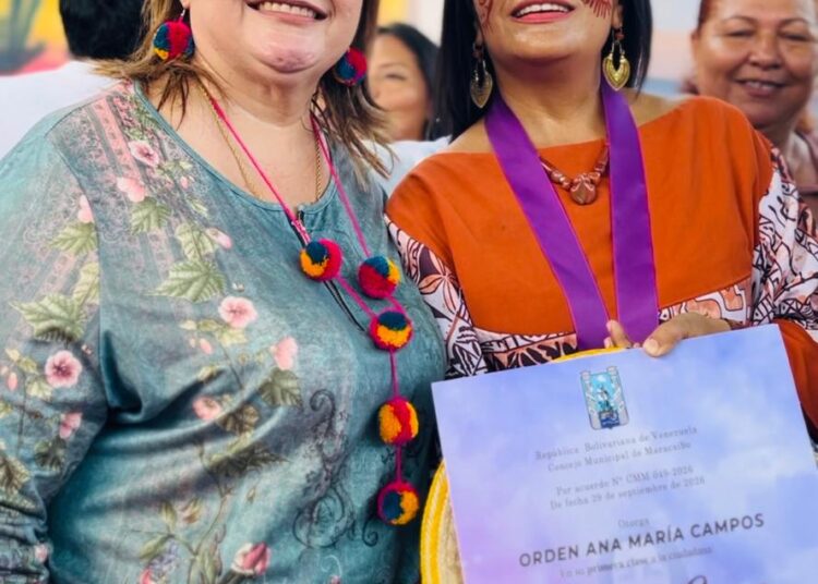Conmemoran el Día Internacional de la Mujer Indígena en sesión solemne