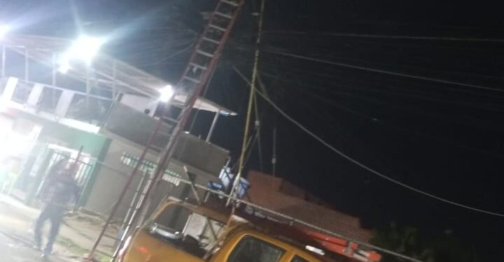 VECINOS DE SAN FRANCISCO AGRADECEN A CORPOELEC Y A MEDIOS DIGITALES TRAS RESTABLECIMIENTO DEL SERVICIO ELÉCTRICO